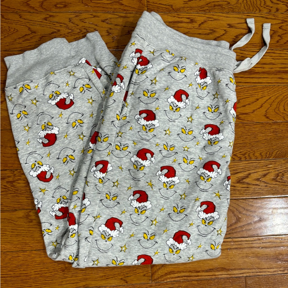 American Eagle Grinch Joggers